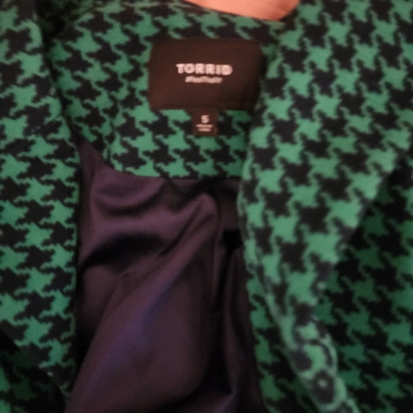 Green Houndstooth Belted Coat - Picture 6 of 6